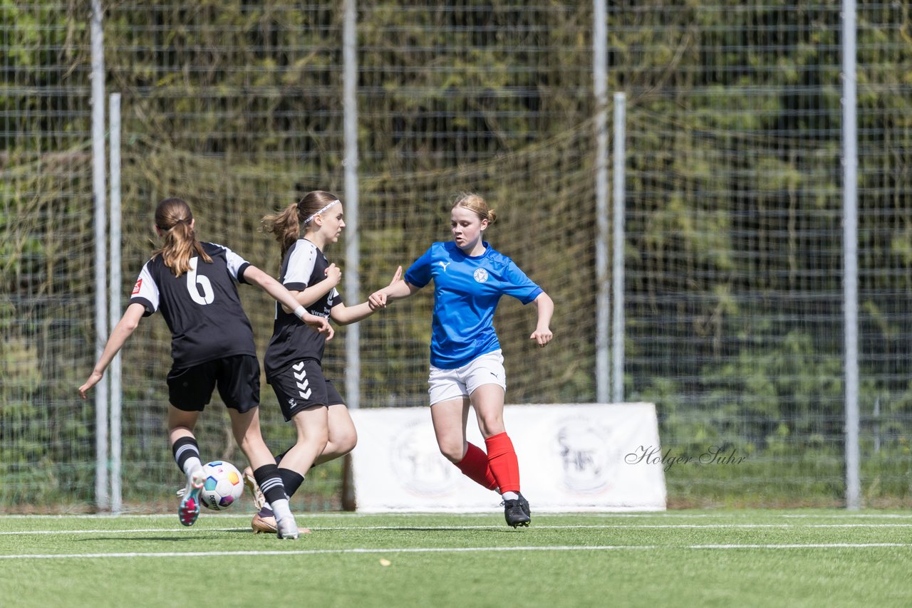 Bild 89 - wBJ SH-Pokalfinale  Holstein-Kiel - SV Viktoria : Ergebnis: 1:0